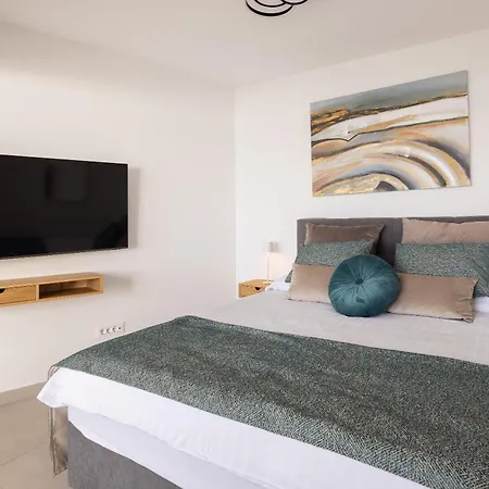 شقة Leonardo تروغير