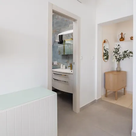 Leonardo شقة تروغير