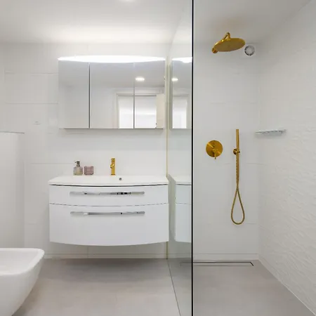 Leonardo * تروغير