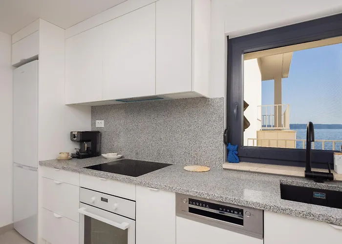 Leonardo Apartment *