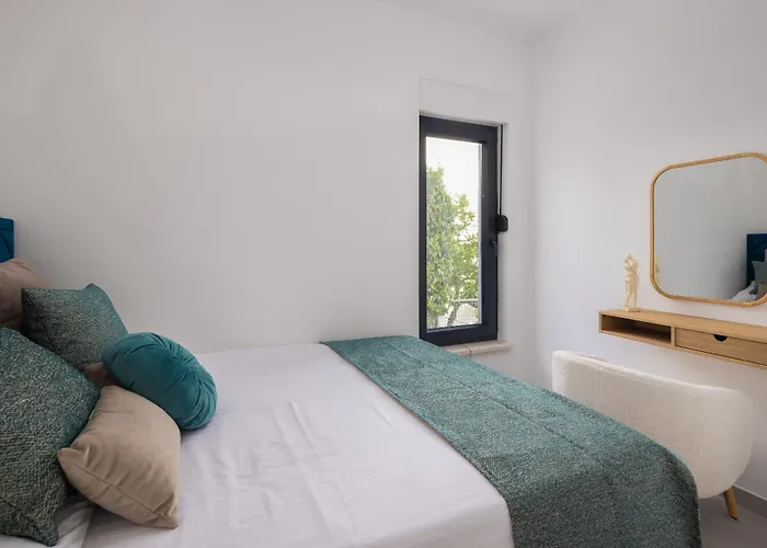 Leonardo Apartment *